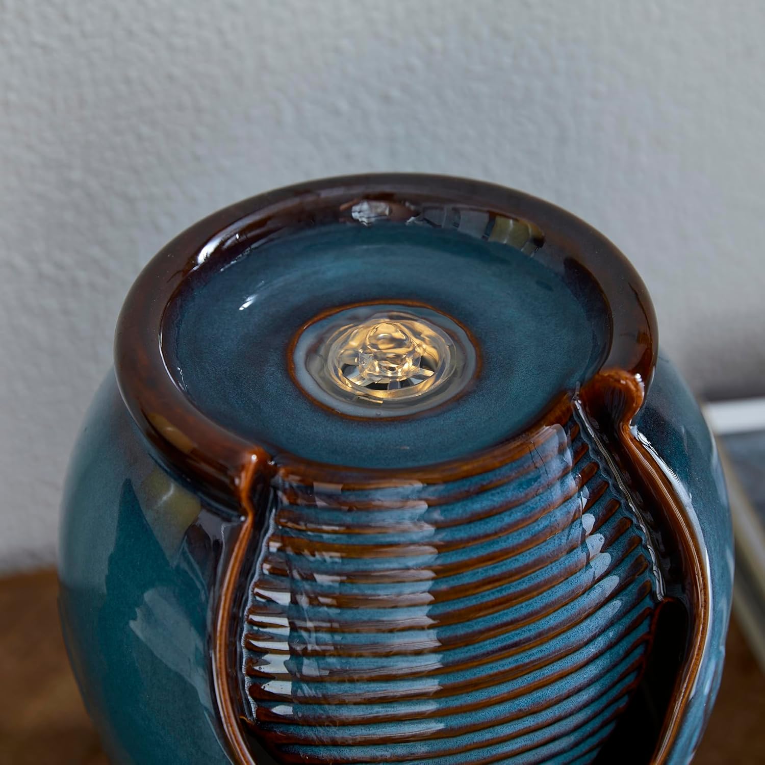 Glitzhome Tabletop Ceramic Jar Water Fountain with LED Light Turquoise Leaf Design 925H